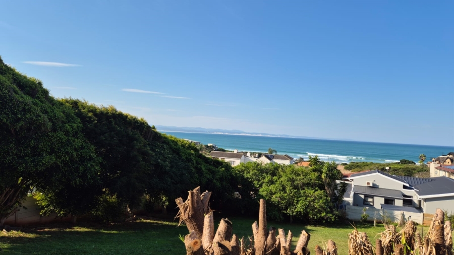 To Let 3 Bedroom Property for Rent in Wavecrest Eastern Cape
